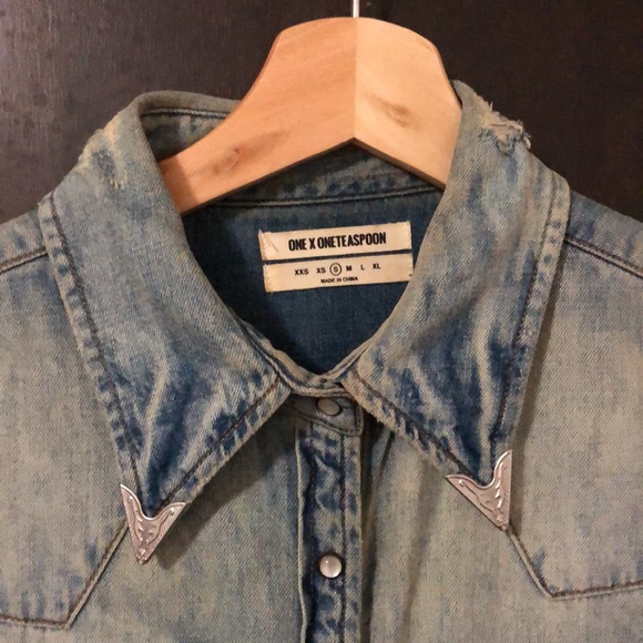 One Teaspoon distressed/western style denim shirt - Picture 3 of 9